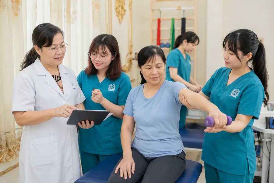 Điều trị, theo dõi & điều chỉnh